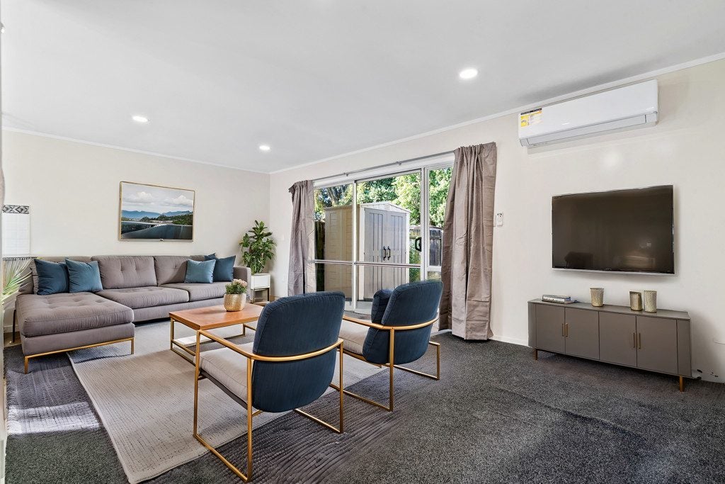 2/6 Thorn Place, Papatoetoe, Auckland - Carousel 2