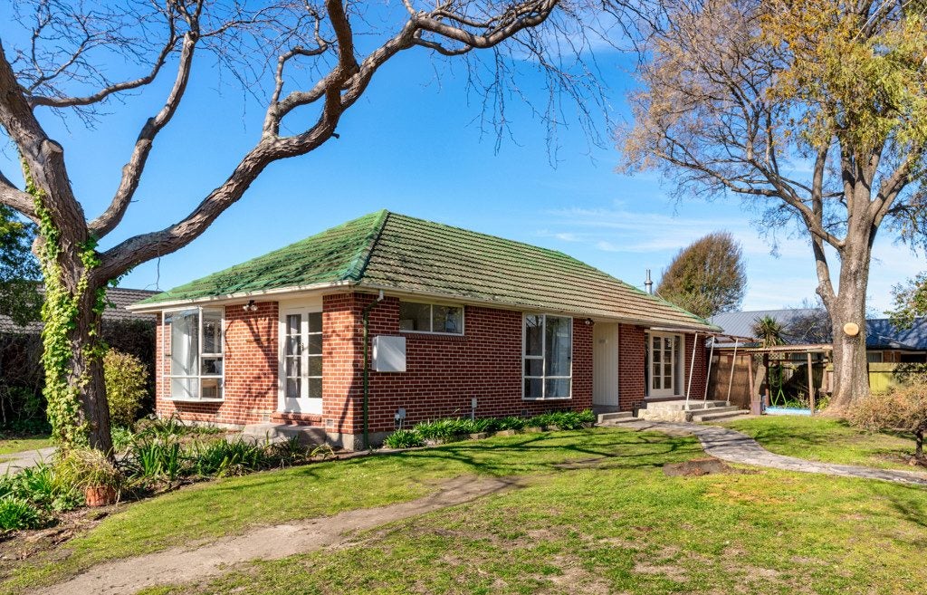 26 New Brighton Road, Shirley, Christchurch - Carousel 1