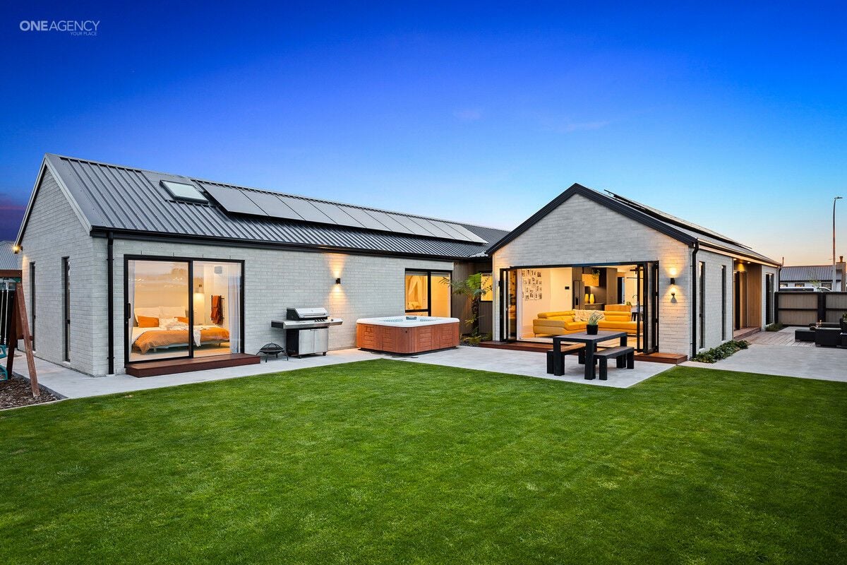 12 Oakville Close, Rangiora, Rangiora - Carousel 1