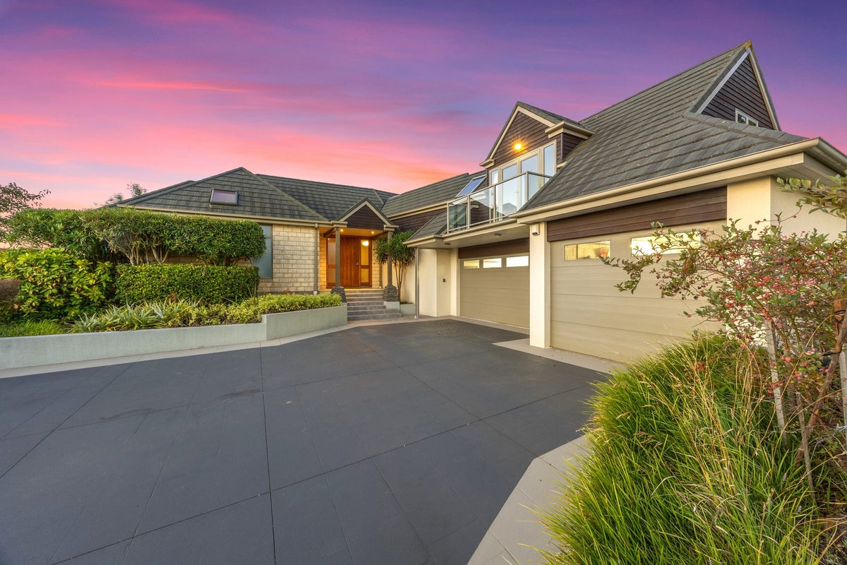 3 Watlings Place, Kennedys Bush, Christchurch - Carousel 37