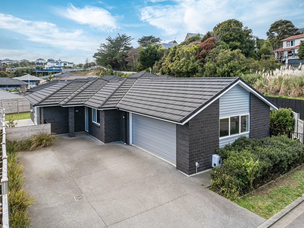 33 Tradewinds drive, Whitby, Porirua - Carousel 2