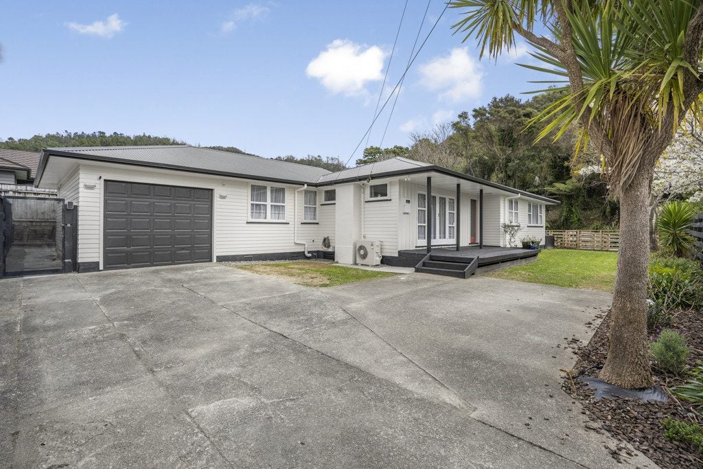 29 Korau Grove, Stokes Valley, Lower Hutt - Carousel 1