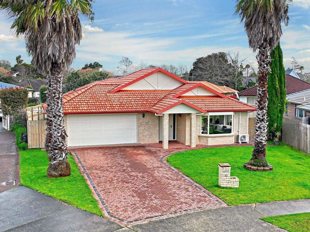 32 Crannog Fen, Wattle Downs, Auckland - Carousel 1