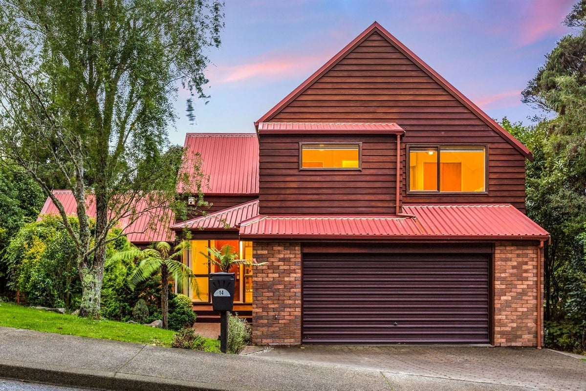 14 Furneaux Grove, Whitby, Porirua - Carousel 1