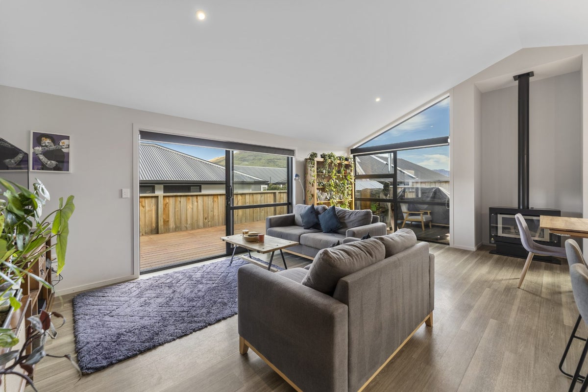 72 Jack Hanley Drive, Jacks Point, Queenstown - Carousel 2