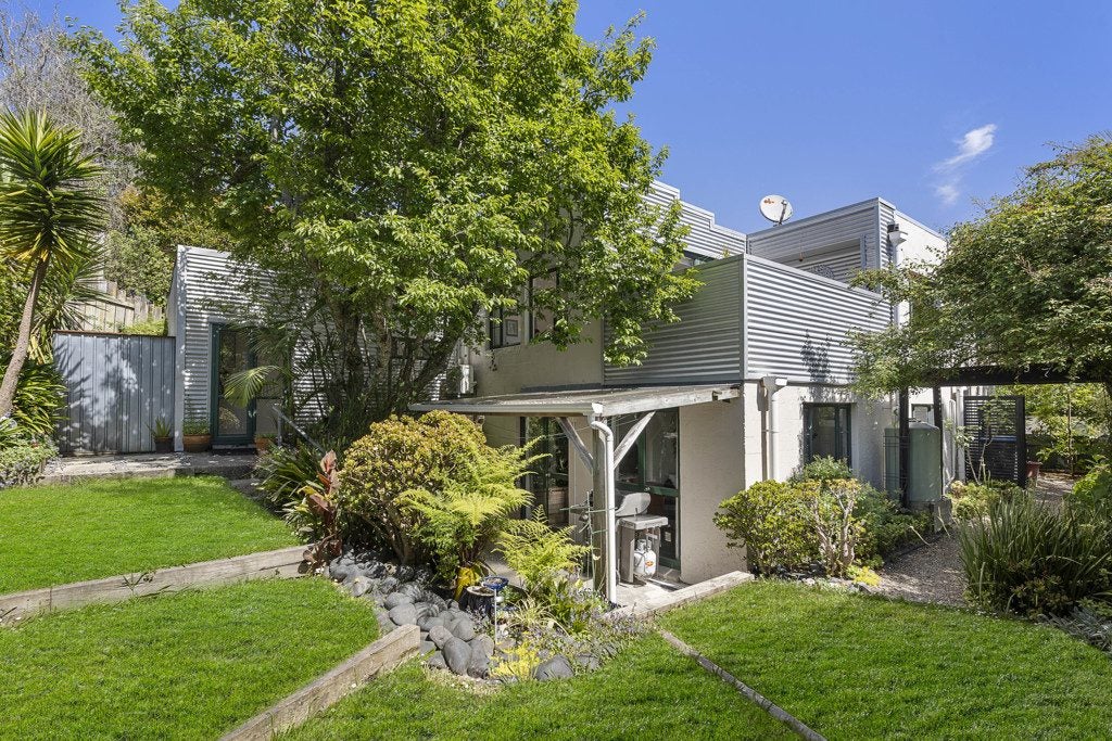 37A Springfield Road, Morningside, Auckland - Carousel 1
