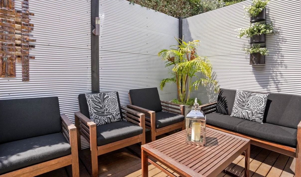 2/4 Beach Road, Castor Bay, Auckland - Carousel 9