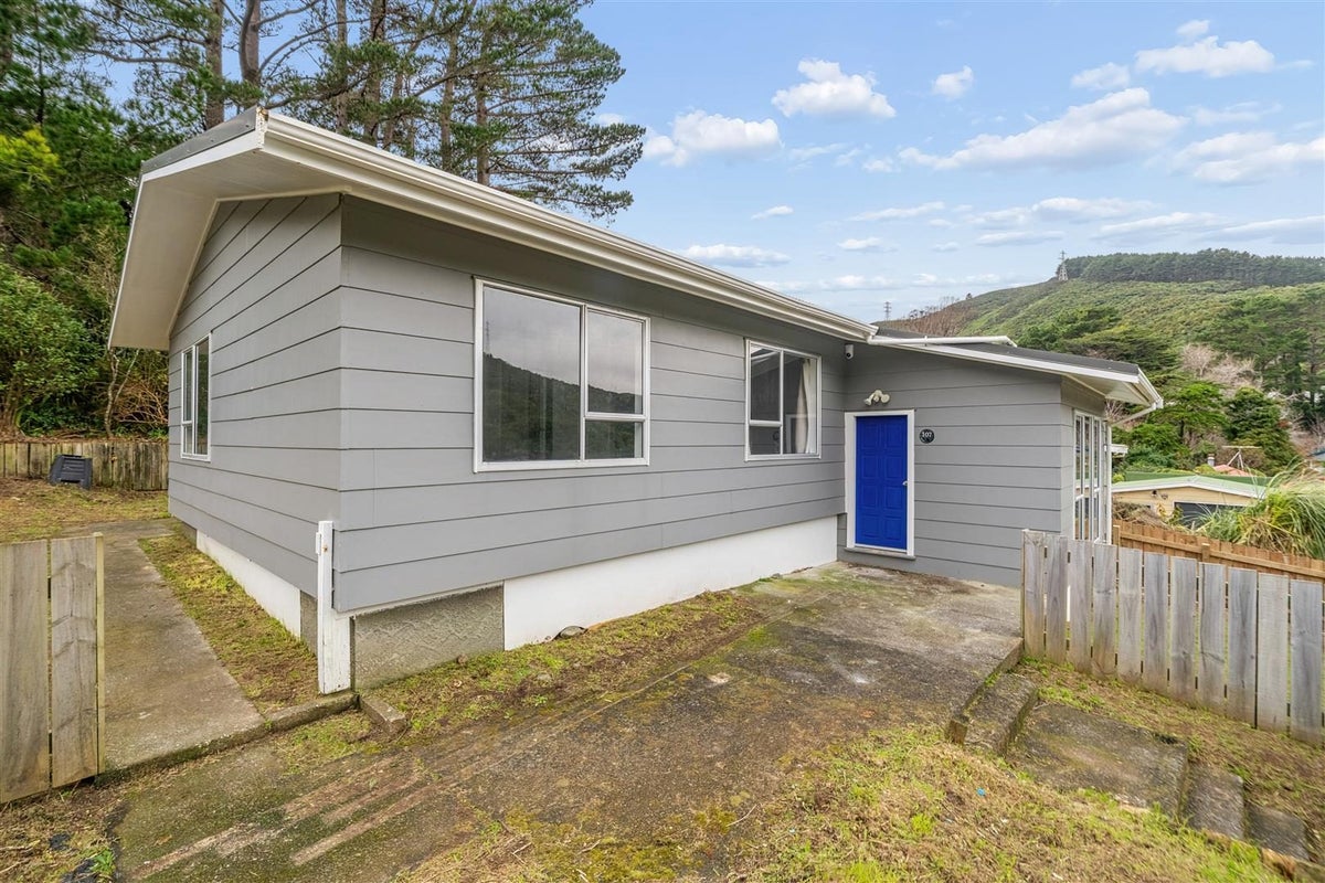 107 South Karori Road, Karori, Wellington - Carousel 1