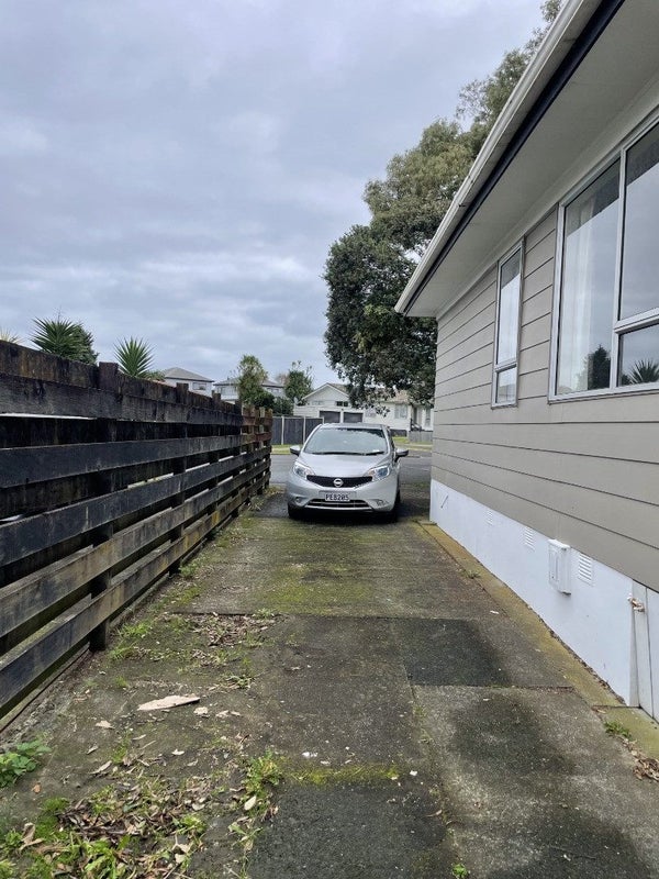 28 Hinton Place, Weymouth, Auckland - Carousel 23