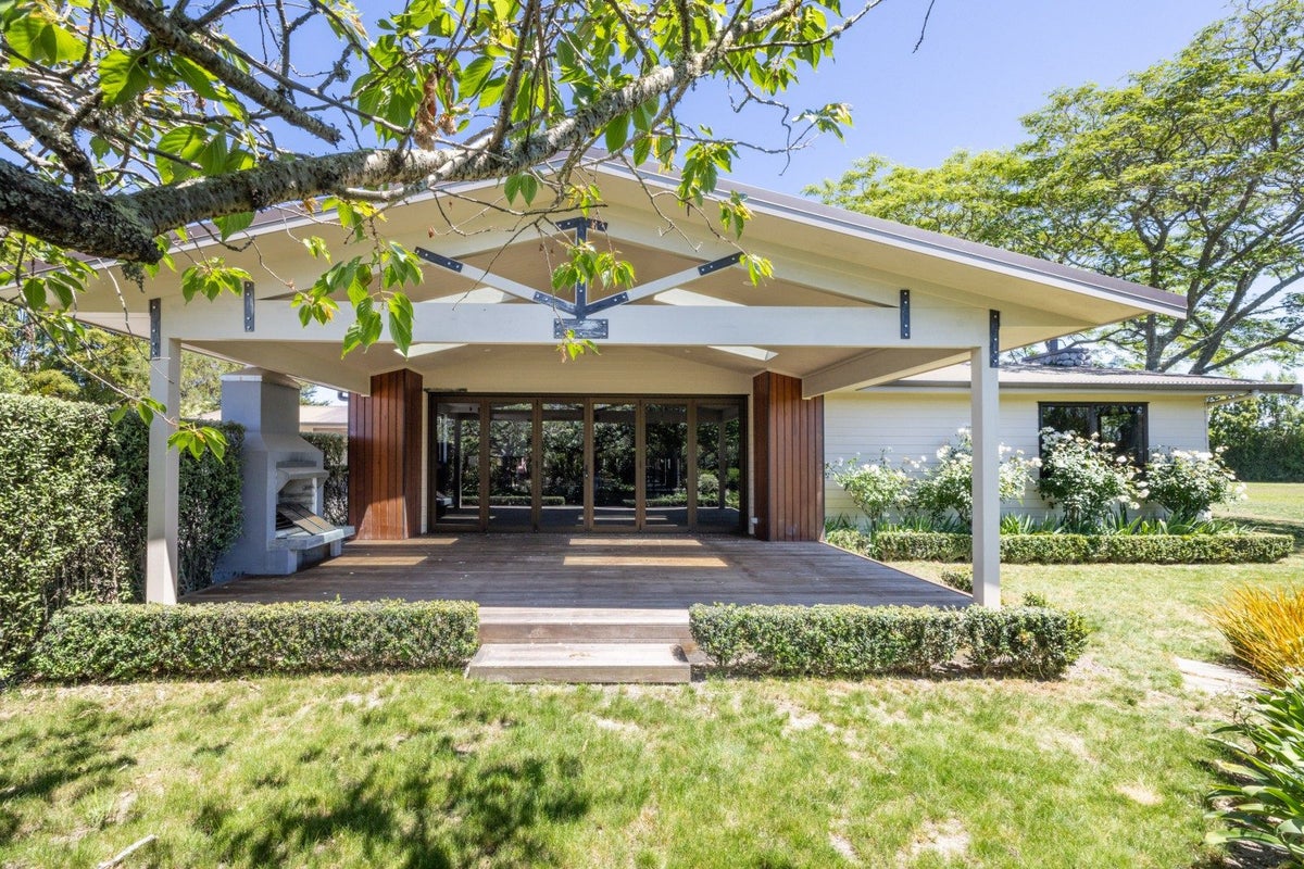 16 Nicholl Road, Twyford, Hastings - Carousel 2