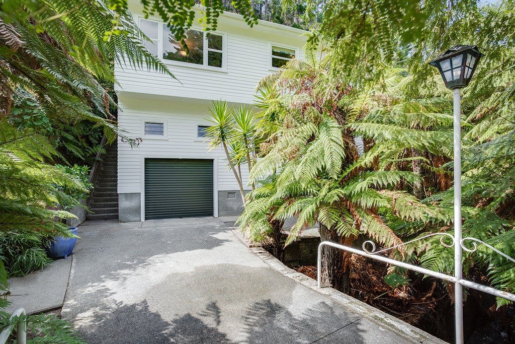 71 Elmslie Road, Pinehaven, Upper Hutt - Carousel 1