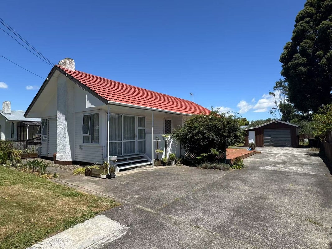 4 Cedar Place, Hillcrest, Hamilton - Carousel 1