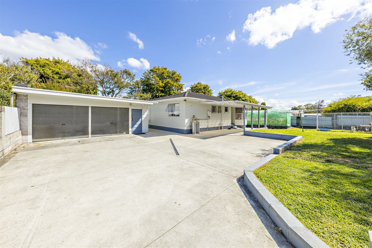 22 Chrisarda Place, Red Hill, Papakura - Carousel 1