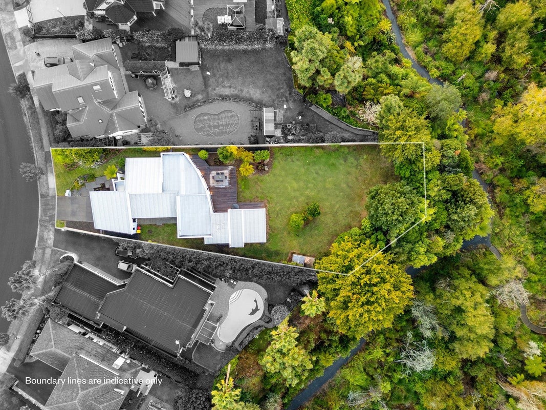 67 Keswick Crescent, Huntington, Hamilton - Carousel 1