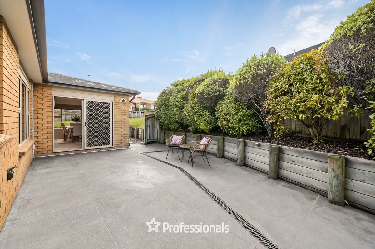 5 Tasman Close, Aotea, Porirua - Carousel 2