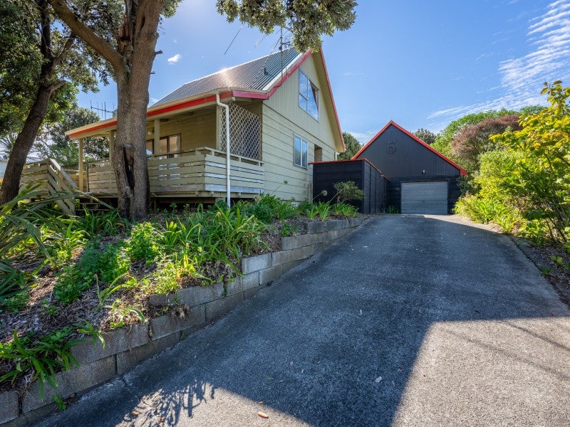 5 Oratia Street, Waikanae Beach, Waikanae - Carousel 2