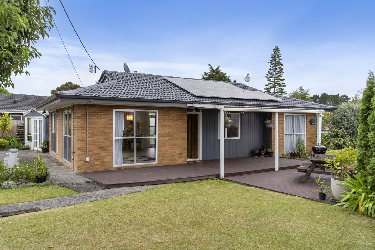 140 Colwill Road, Massey, Auckland - Carousel 1