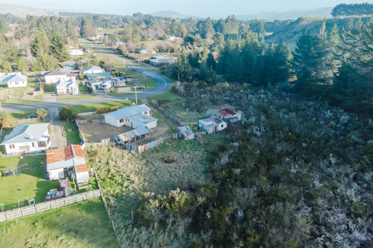 38 Bridge Street, Eketahuna - Carousel 18