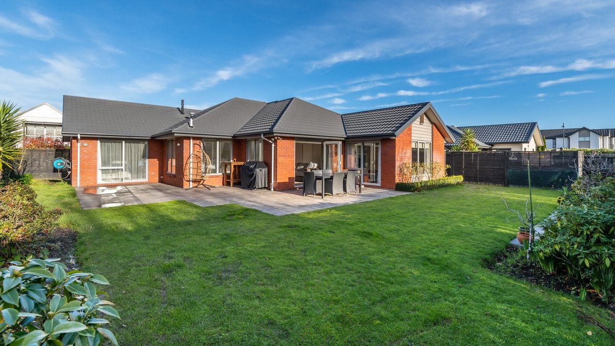 2 Levinge Lane, Hillmorton, Christchurch - Carousel 2