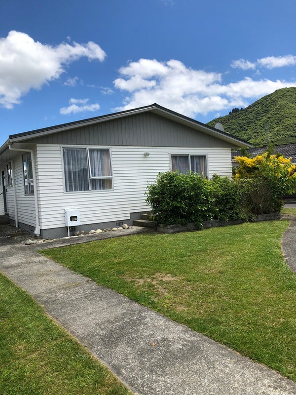 17 Tacoma Drive, Totara Park, Upper Hutt - Carousel 1