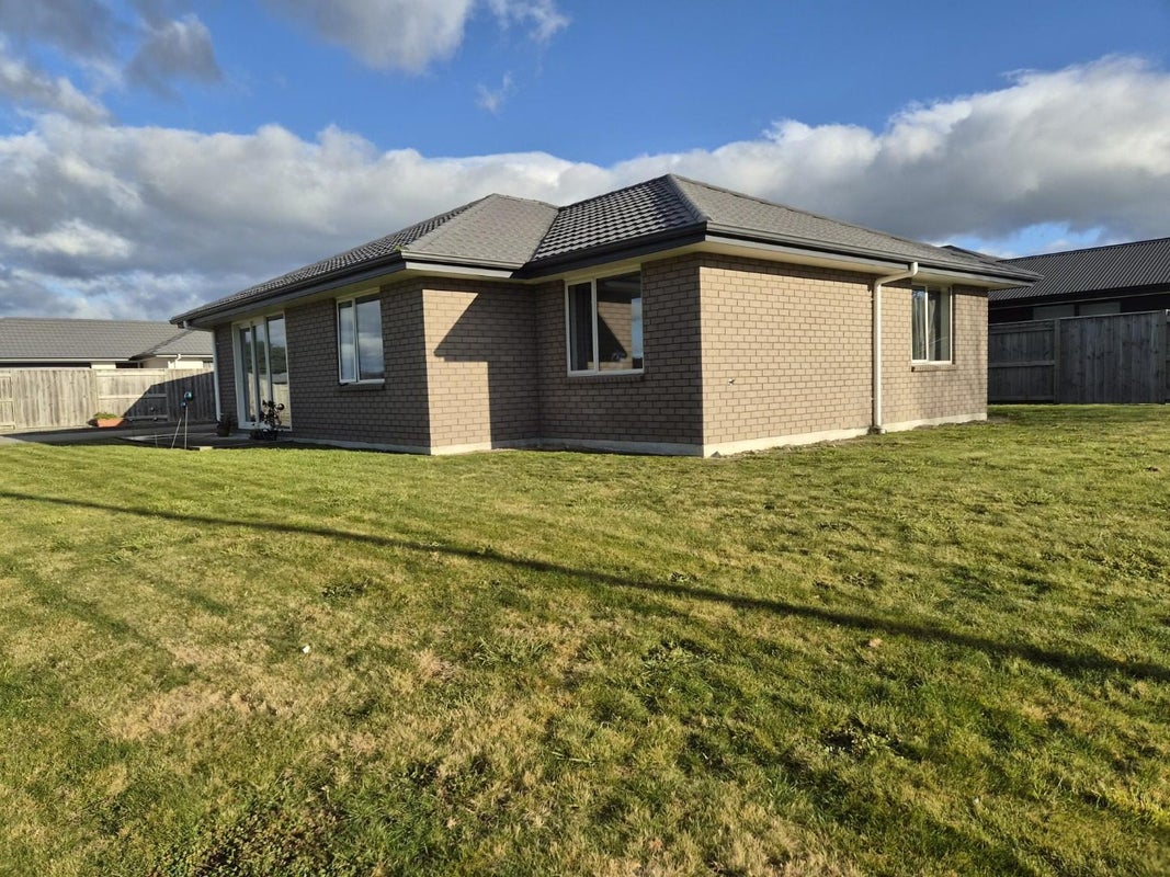 1 Maple Grove, Solway, Masterton - Carousel 2