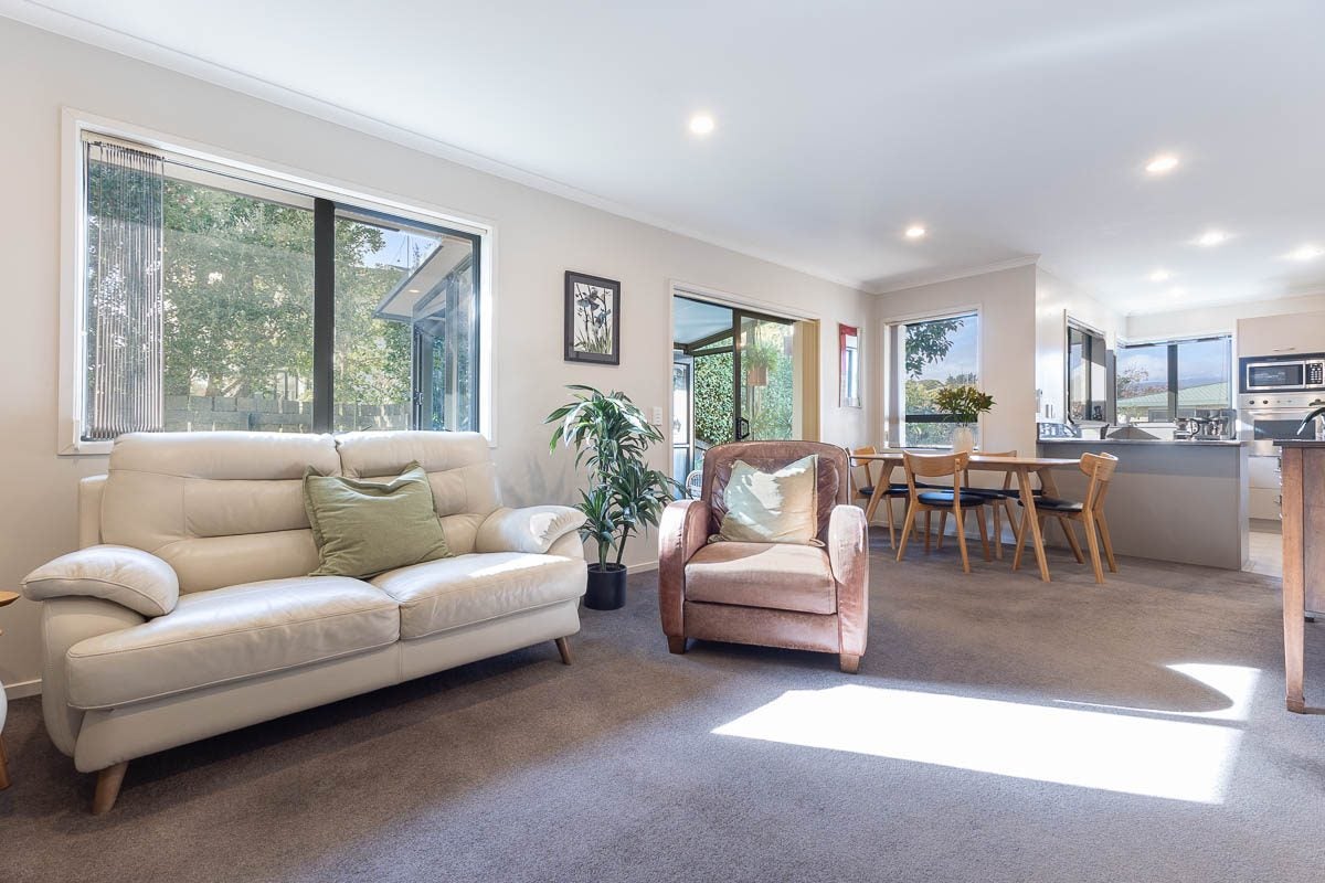 1A Alexander Place, Otaki, Otaki - Carousel 1