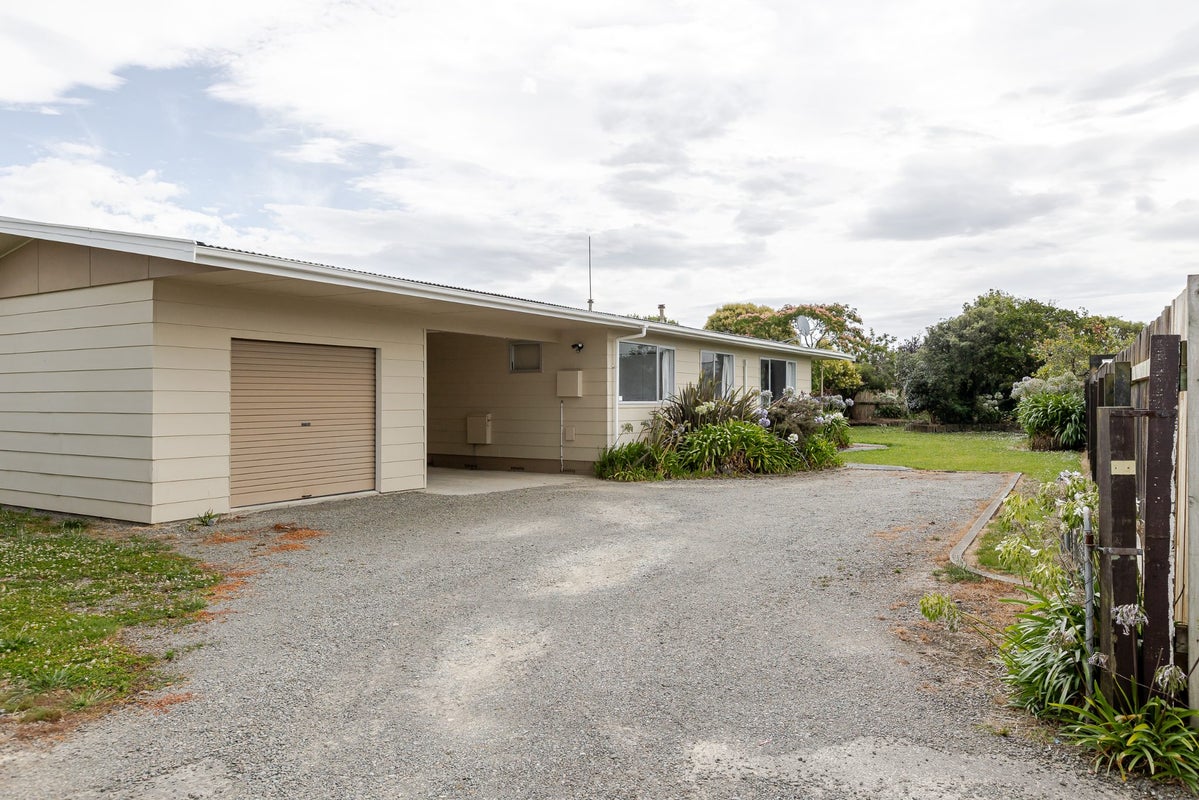 14 Cumberland Place, Kelvin Grove, Palmerston North - Carousel 1