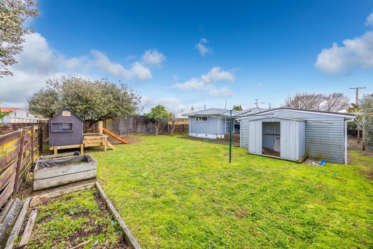 167 Sandwich Road, St Andrews, Hamilton - Carousel 18