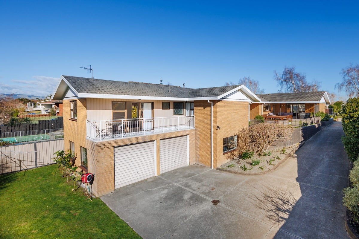 18 Kentucky Way, Awapuni, Palmerston North - Carousel 2