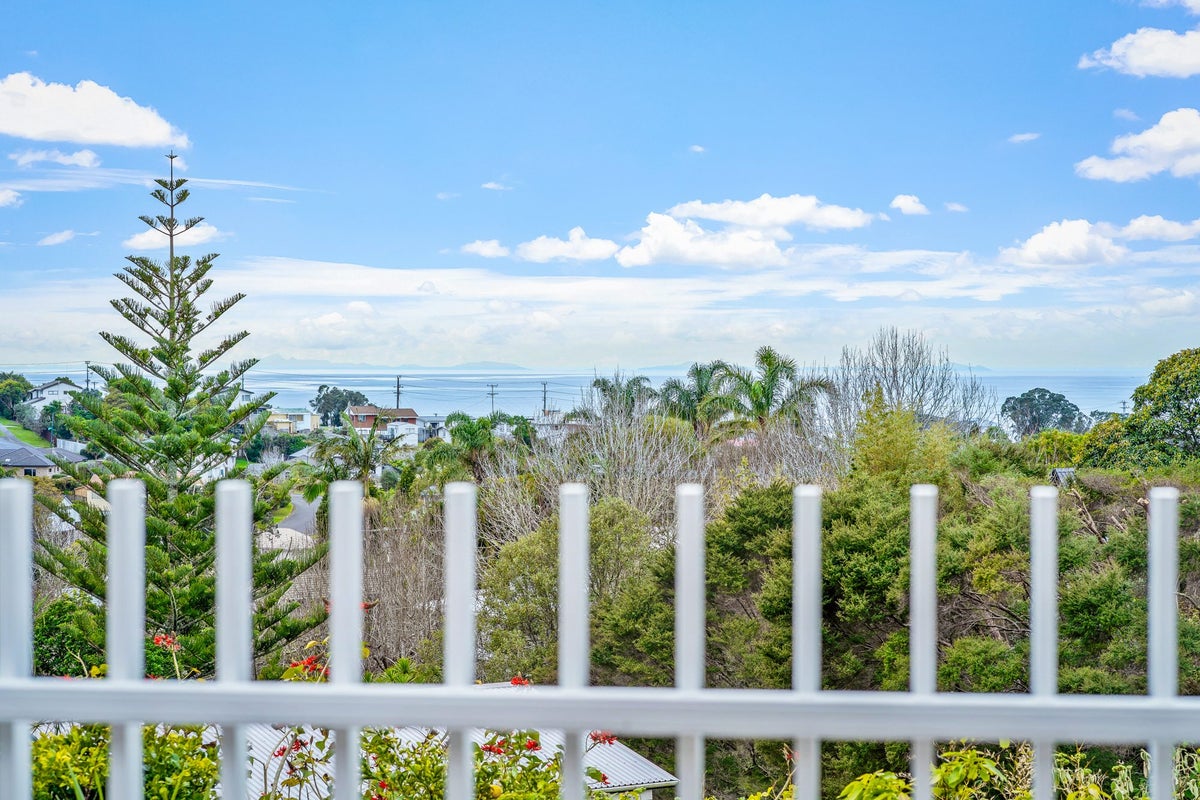 432 Whangaparaoa Road, Stanmore Bay, Whangaparaoa - Carousel 1