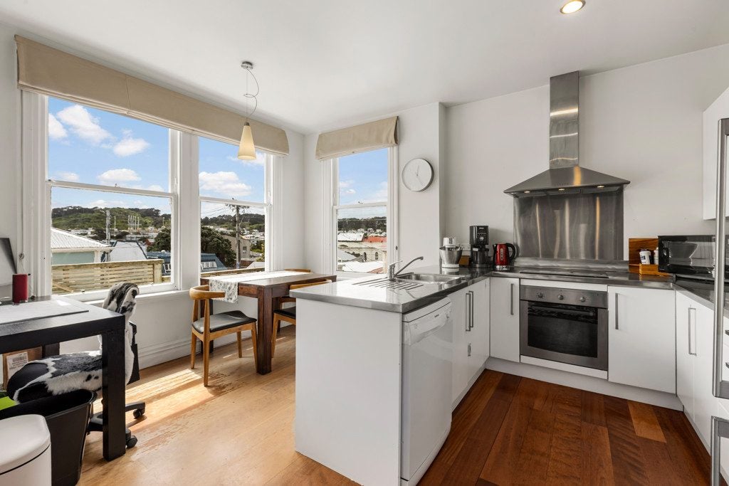 6 Millward Street, Newtown, Wellington - Carousel 2