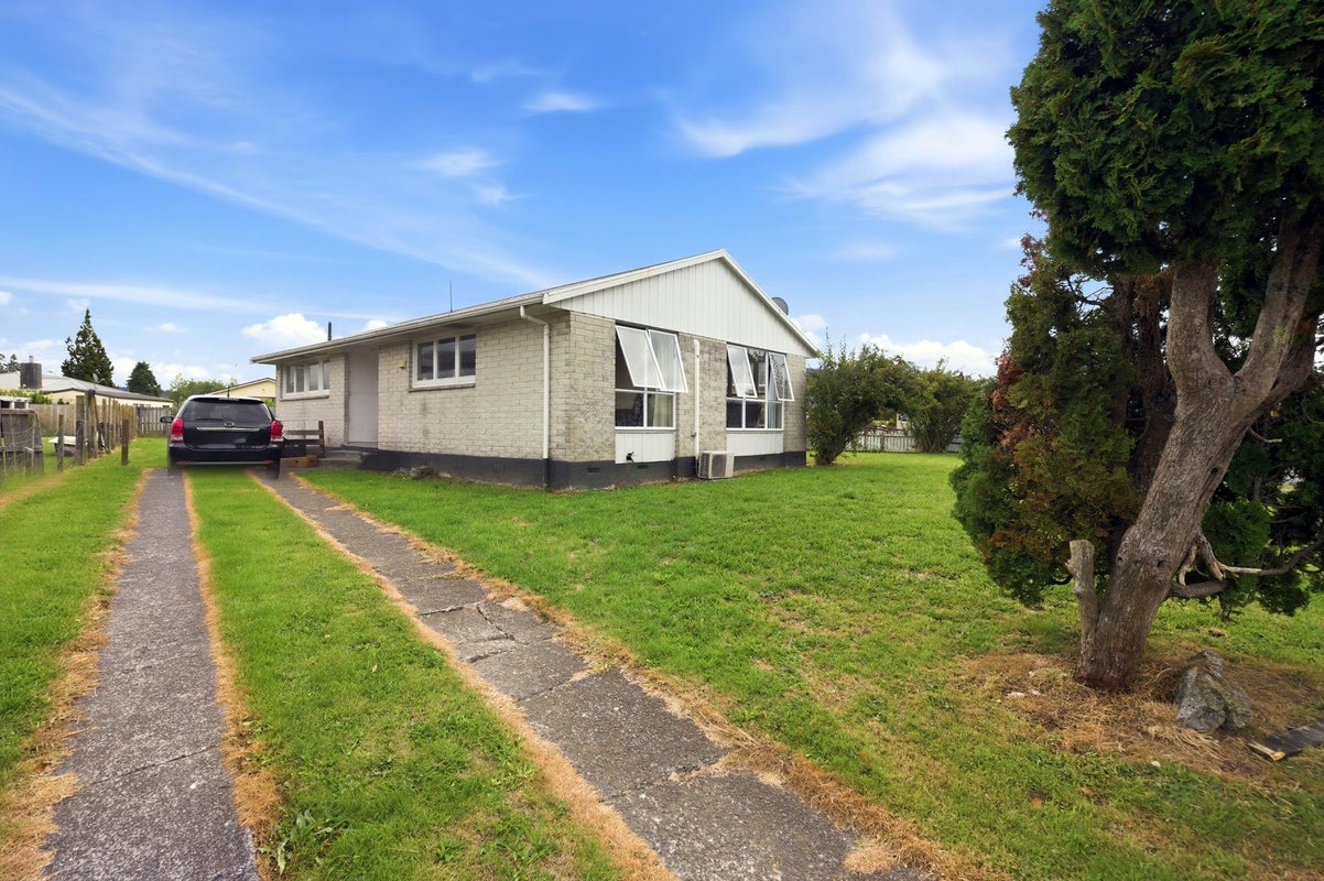 42 Harold Crescent, Fordlands, Rotorua - Carousel 1