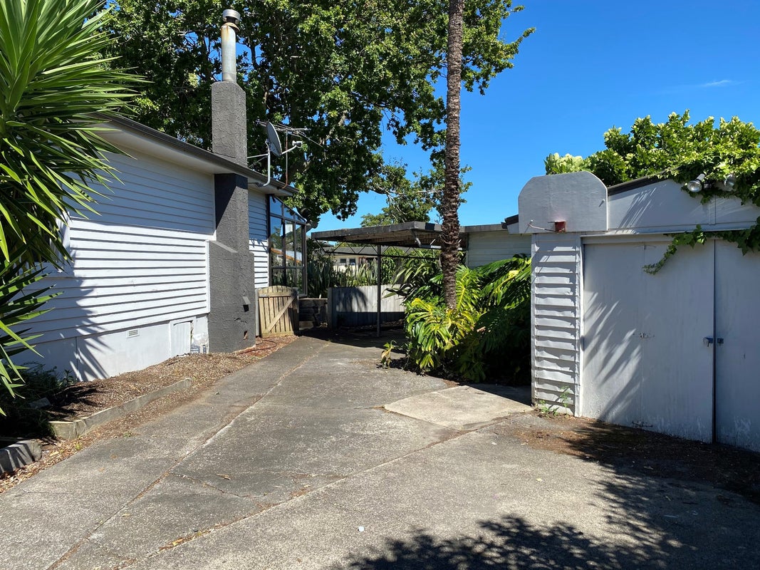 1/66 Buscomb Avenue, Henderson, Auckland - Carousel 10