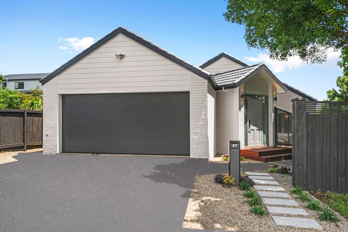 67 Fernhill Way, Oteha, Auckland - Carousel 1