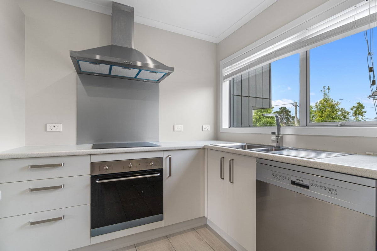 2/138 Forest Lake Road, Forest Lake, Hamilton - Carousel 2
