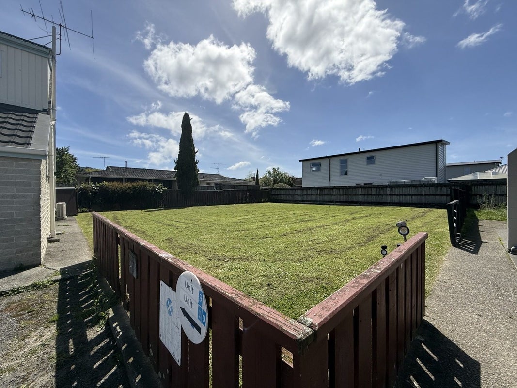 10/21 ISLINGTON ST, Trentham, UPPER HUTT - Carousel 16