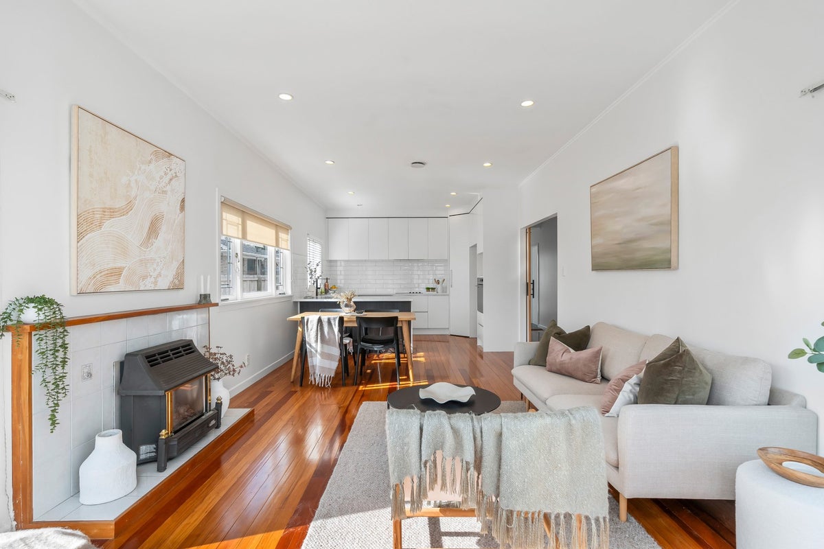 1/132 Richardson Road, Owairaka, Auckland - Carousel 2