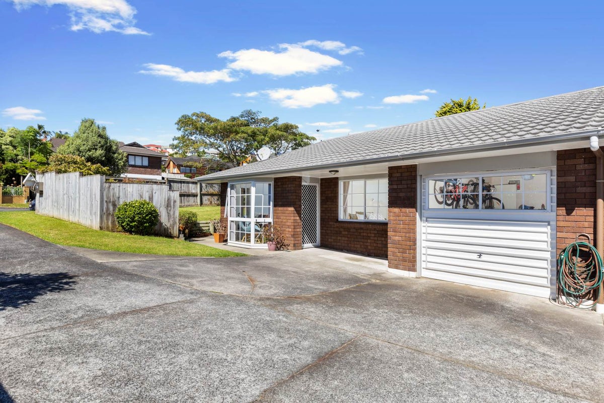 1/61 Aberfeldy Avenue, Highland Park, Auckland - Carousel 1