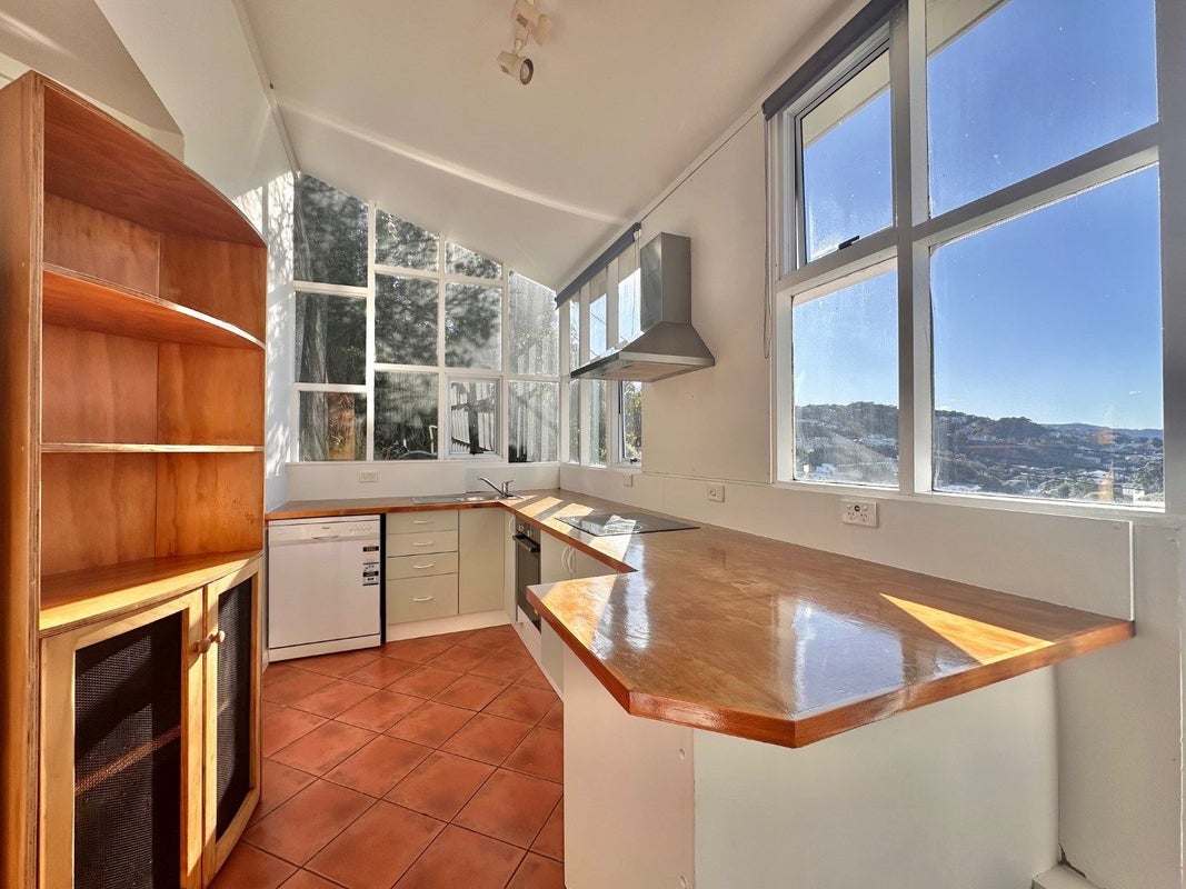 57 Clarence Street, Brooklyn, Wellington - Carousel 2