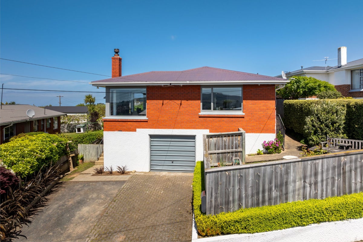 50 Gilkison Street, Halfway Bush, Dunedin - Carousel 2