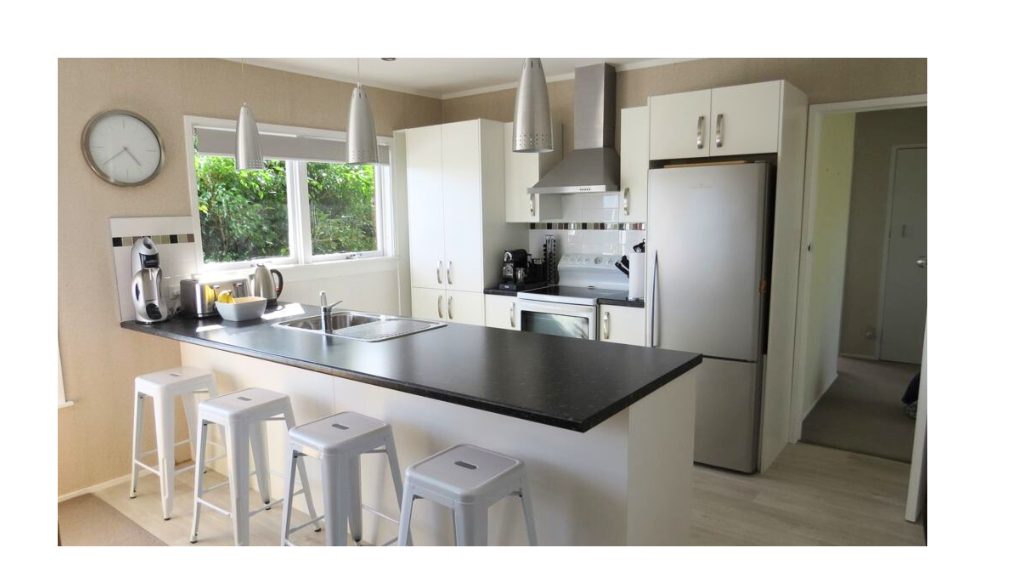 1/51 Target Road, Totara Vale, Auckland - Carousel 2