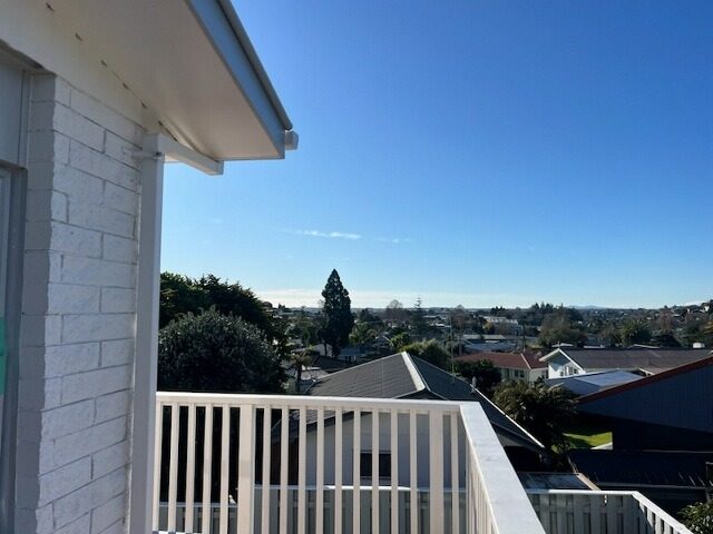 20 Upland Street, Brookfield, Tauranga - Carousel 1