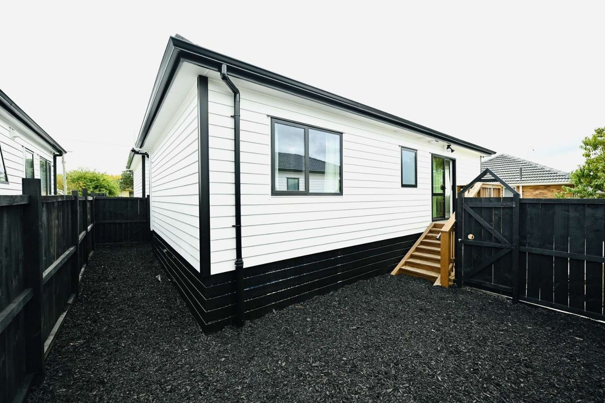 5 Quennell Avenue, Favona, Auckland - Carousel 1