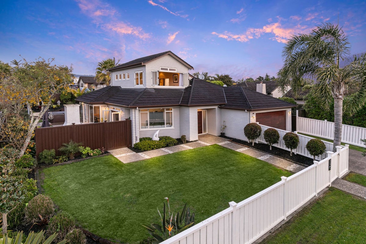 39 Admirals Court Drive, Greenhithe, Auckland - Carousel 1