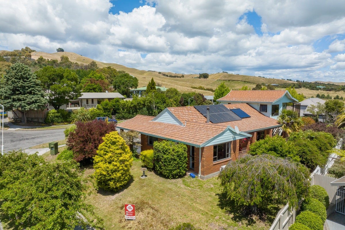 2 Solway Drive, Witherlea, Blenheim - Carousel 1