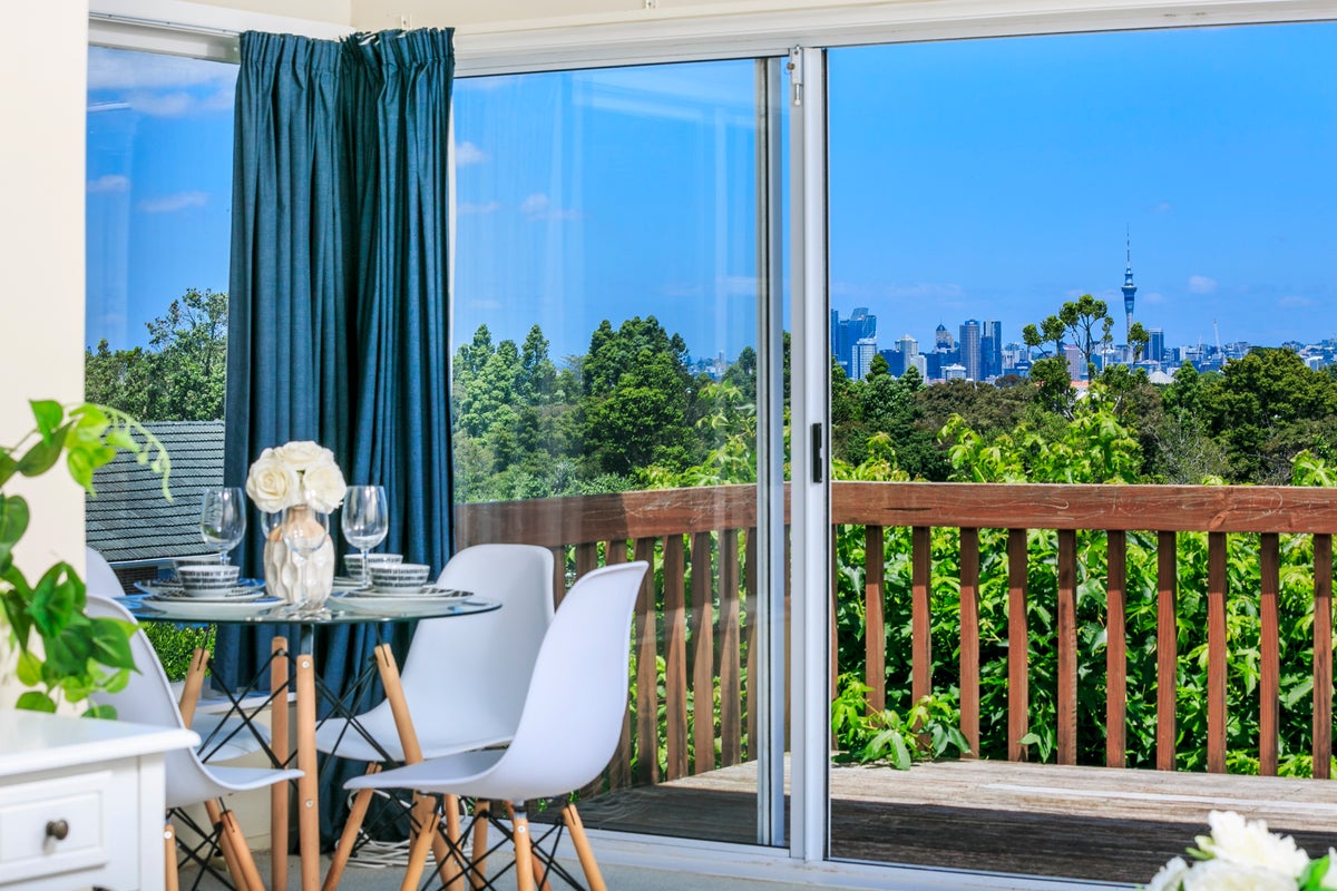 2/21 Lydia Avenue, Northcote, Auckland - Carousel 1
