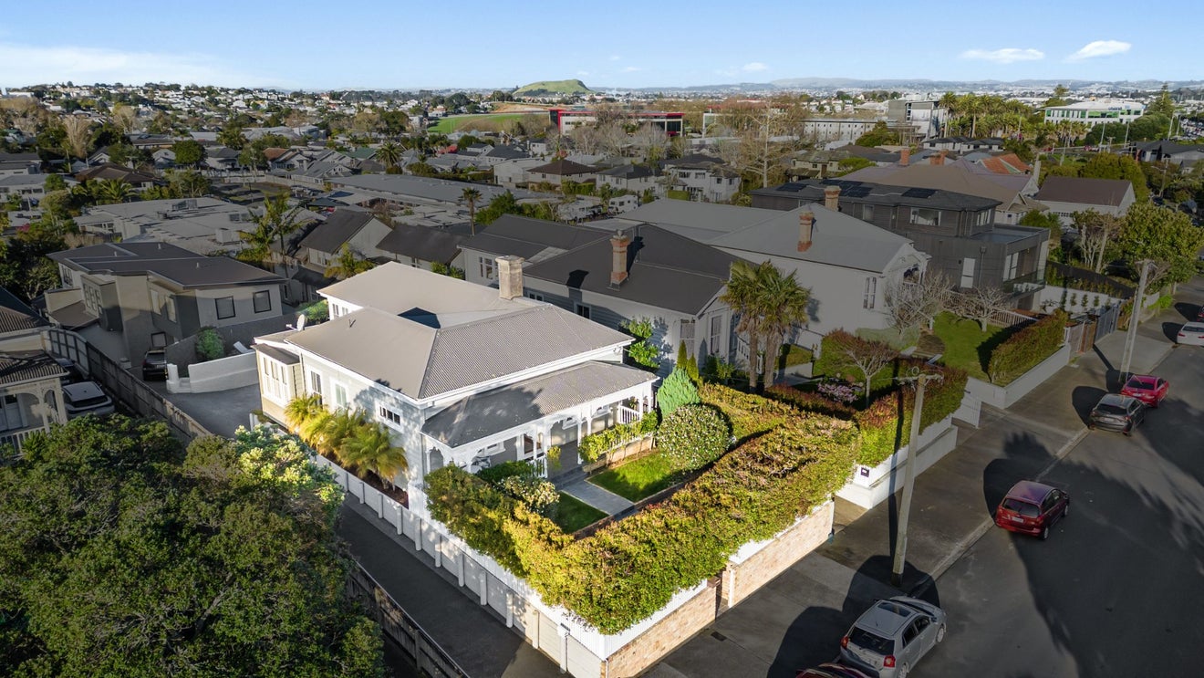 90 Clonbern Road, Remuera, Auckland - Carousel 25