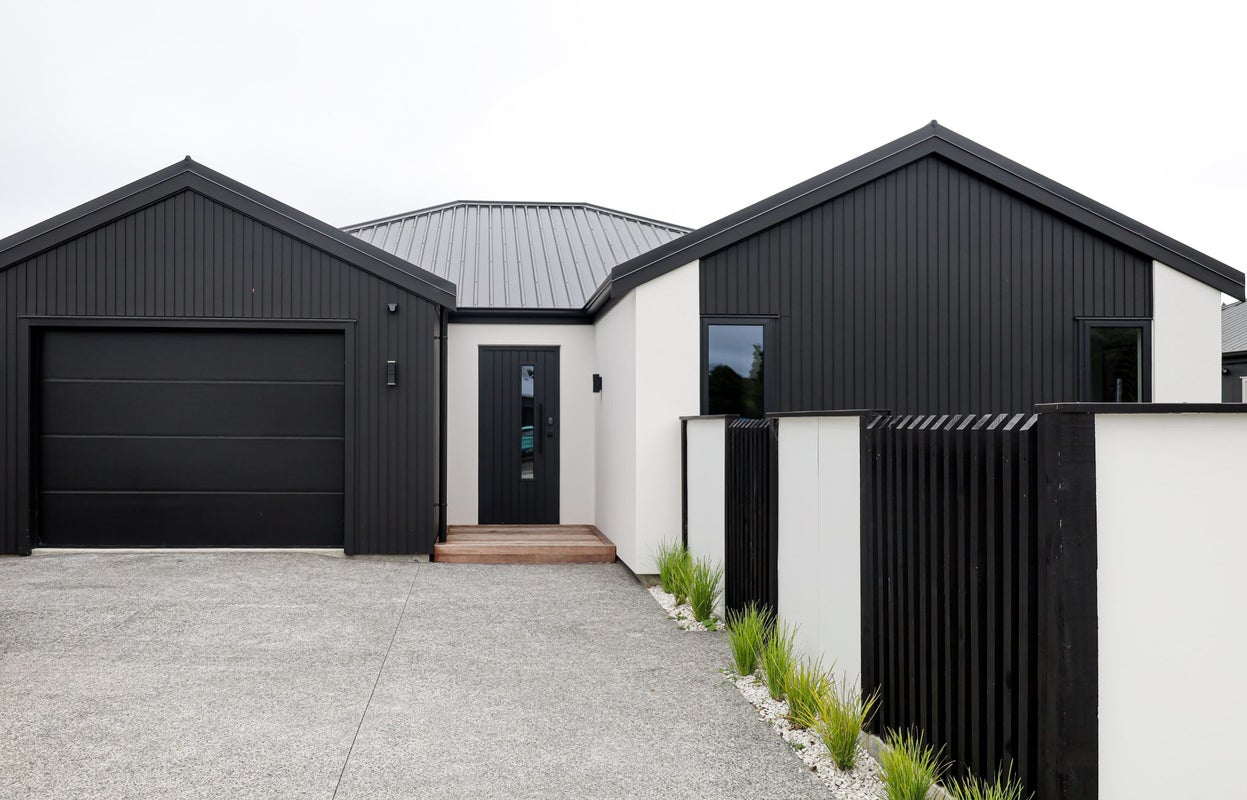 4 Samuel Place, Terrace End, Palmerston North - Carousel 1