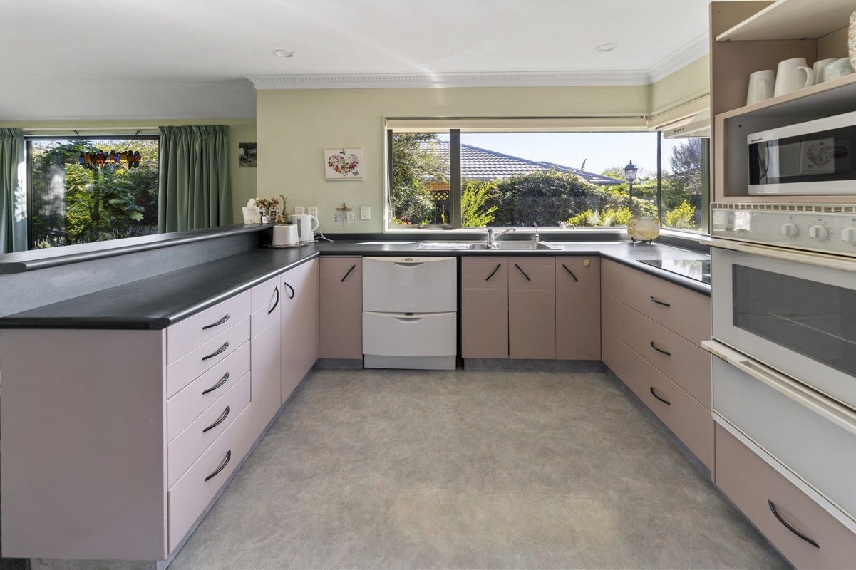 7 Pepper Tree Way, The Wood, Nelson - Carousel 2