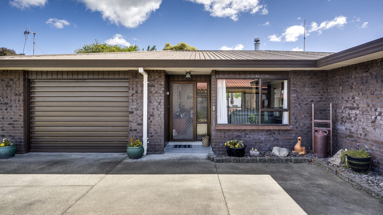 5/5 Forward Street, Greenmeadows, Napier - Carousel 1